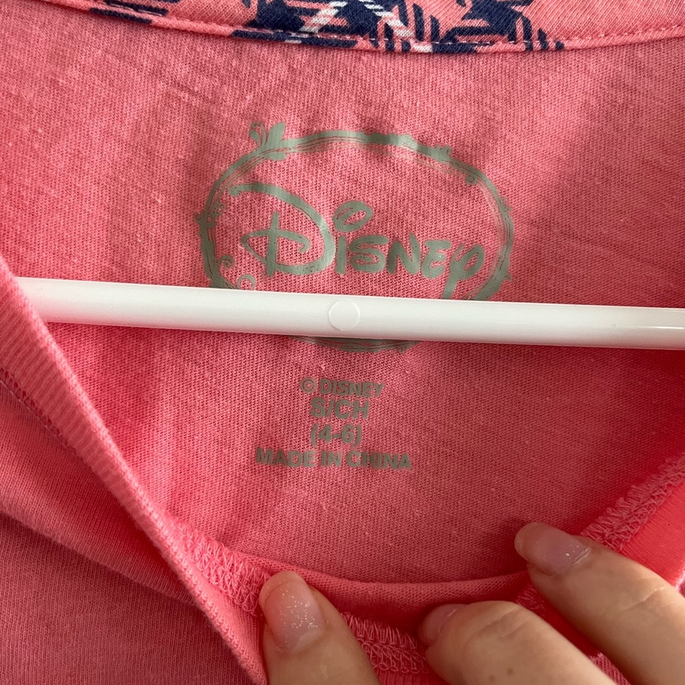 ❤️Disney sleep shirt - Picture 2 of 3